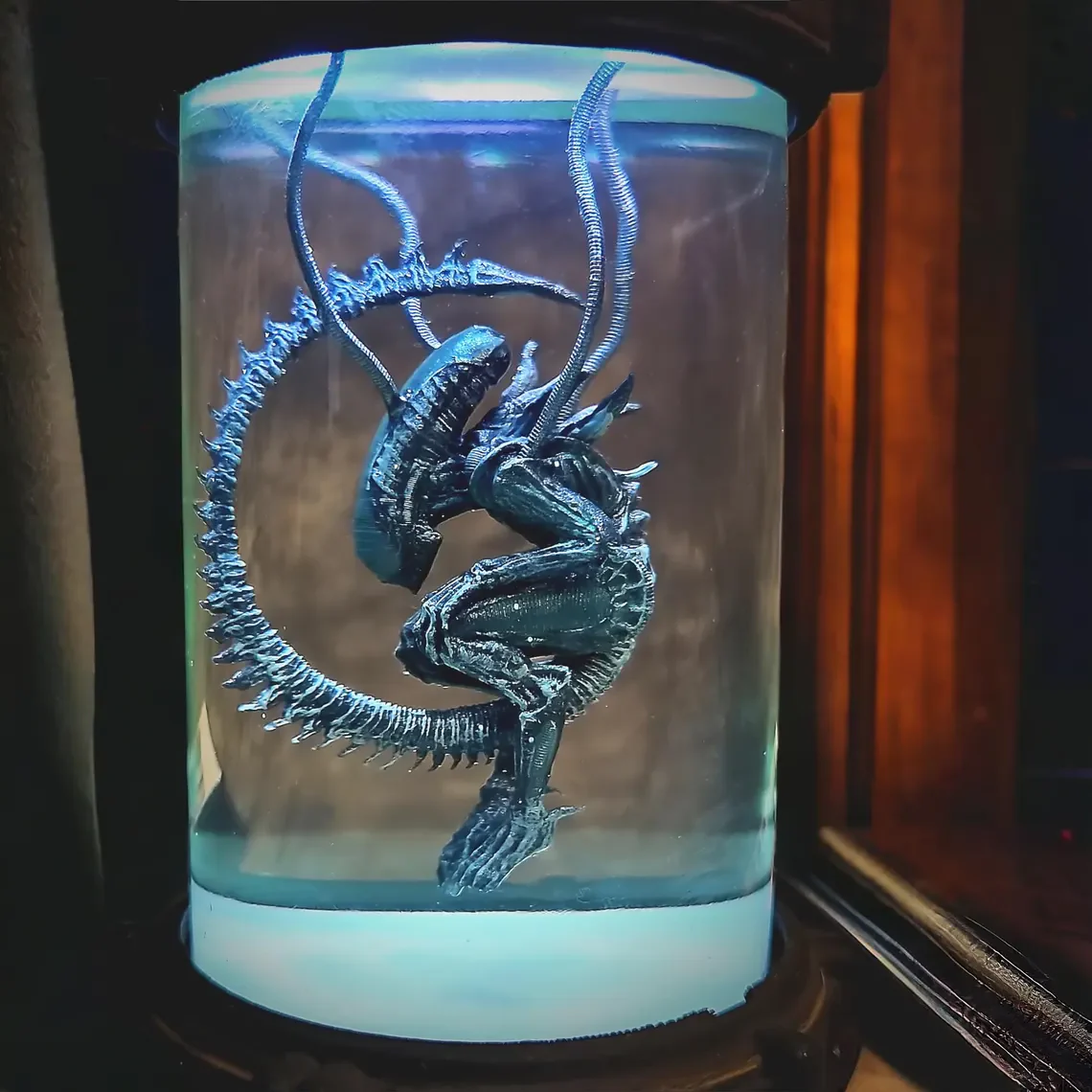 Desktop decorative alien resin lamp - Image 3