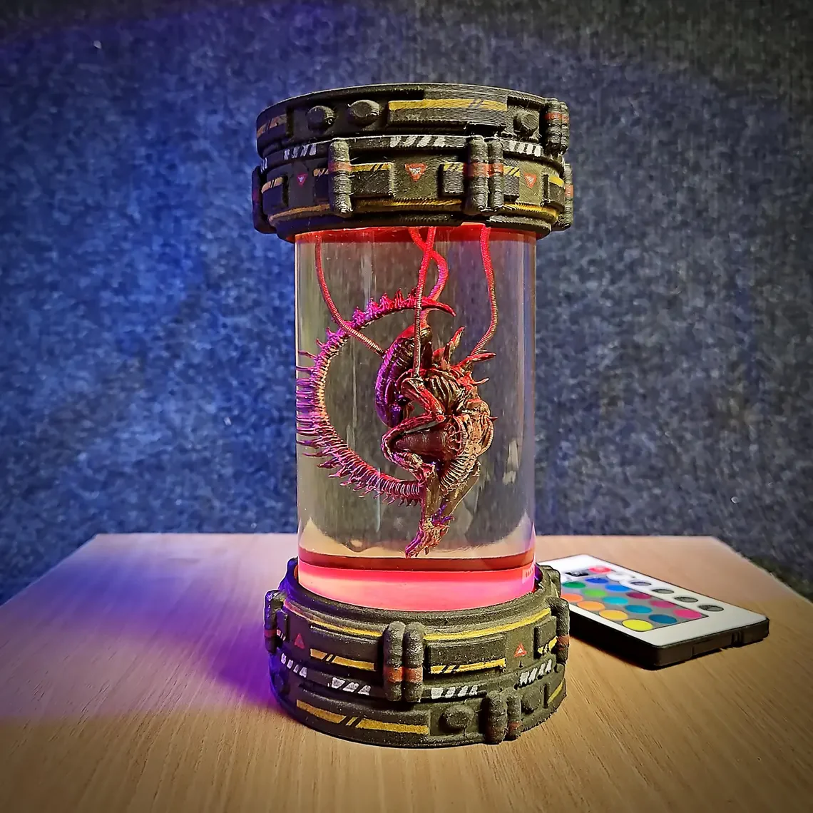 Desktop decorative alien resin lamp - Image 7