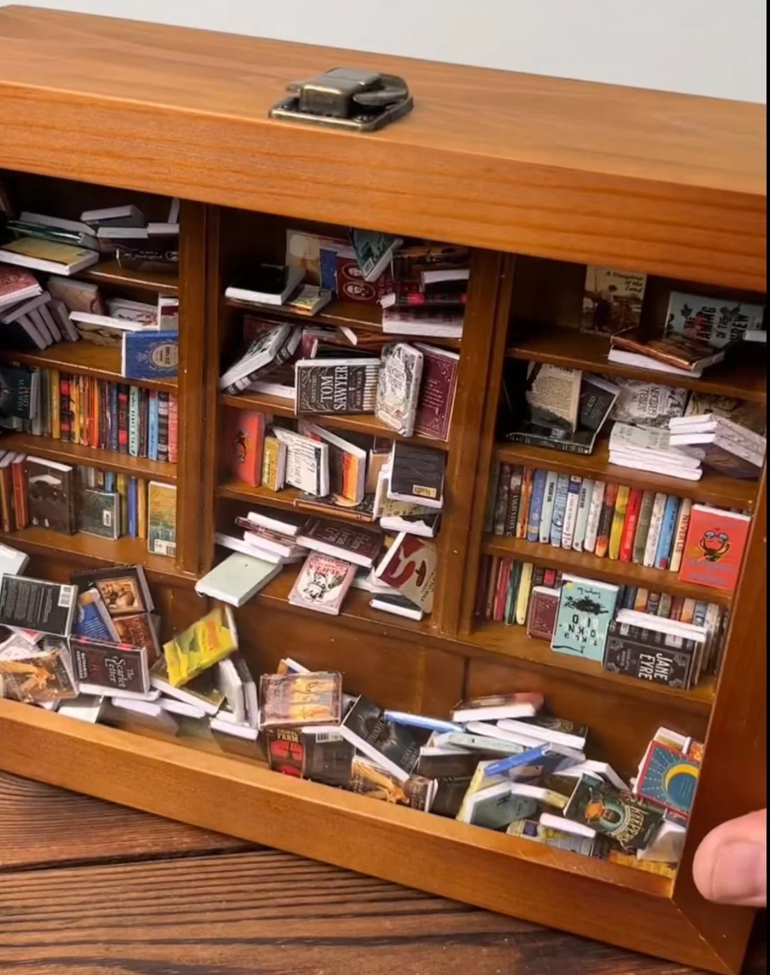 Handmade Anxiety Bookshelf | Shake Away Your Anxiety - Image 7