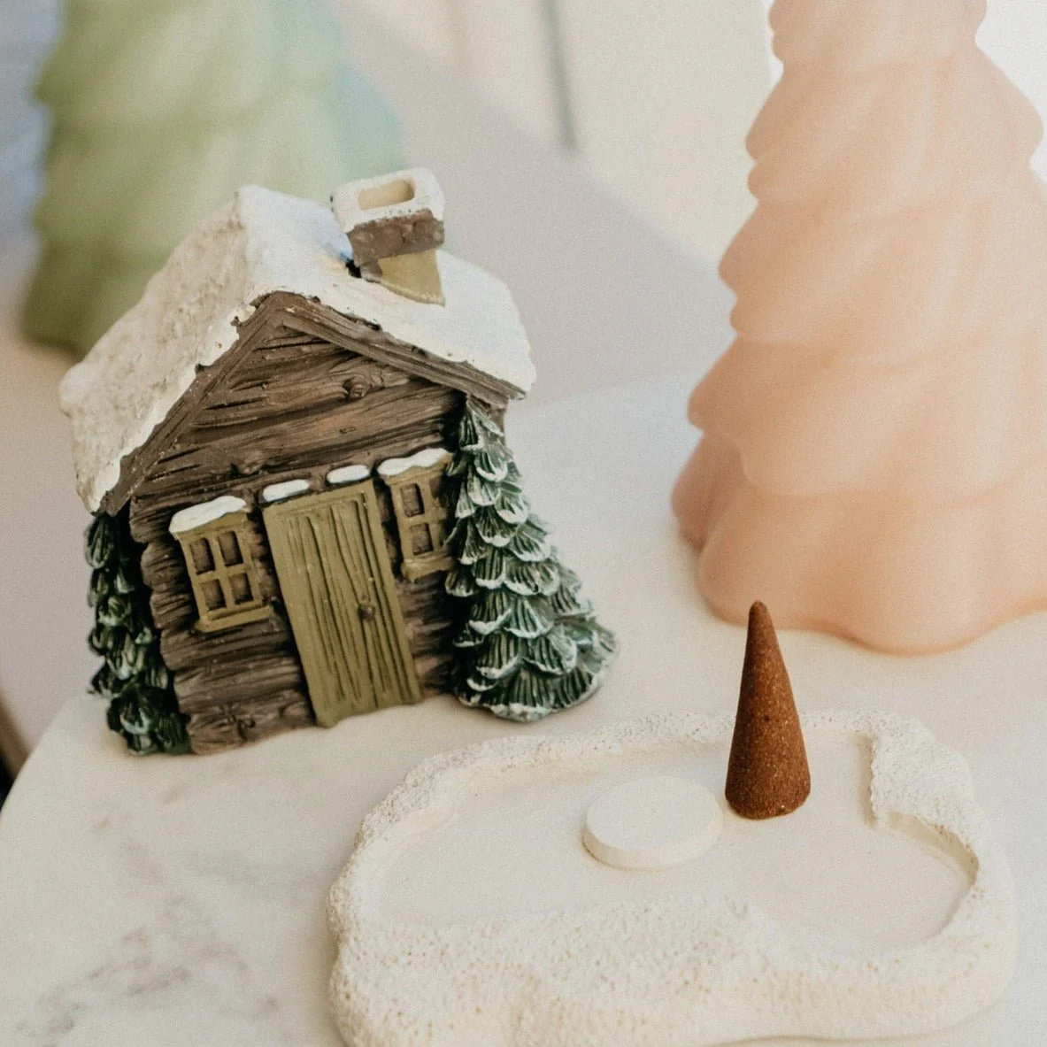 Log Cabin Snowy Winter Incense Cone Burner - Image 3