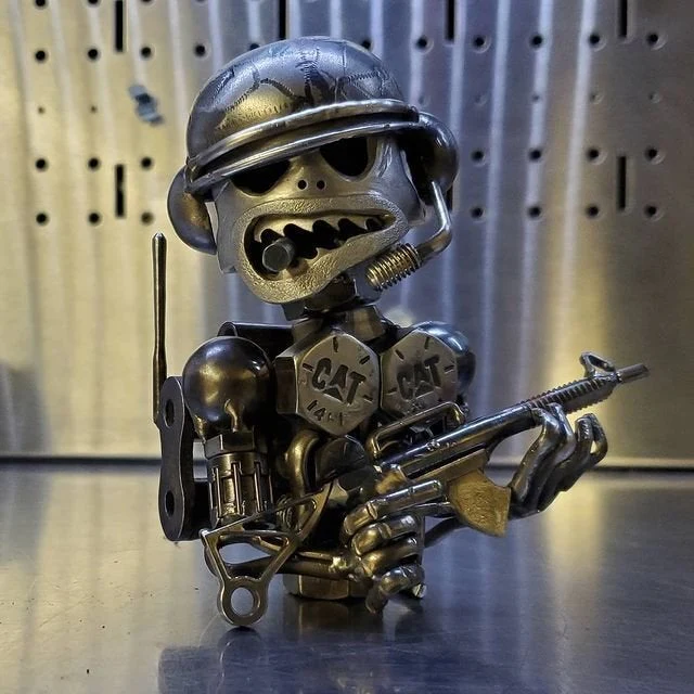 Recycling/Scrap Metal Standing Warrior Sculpture 🤖 Handmade-Piston Man - Image 9