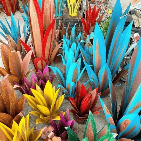 Waterproof Solar Garden Agave Lamp - Image 4