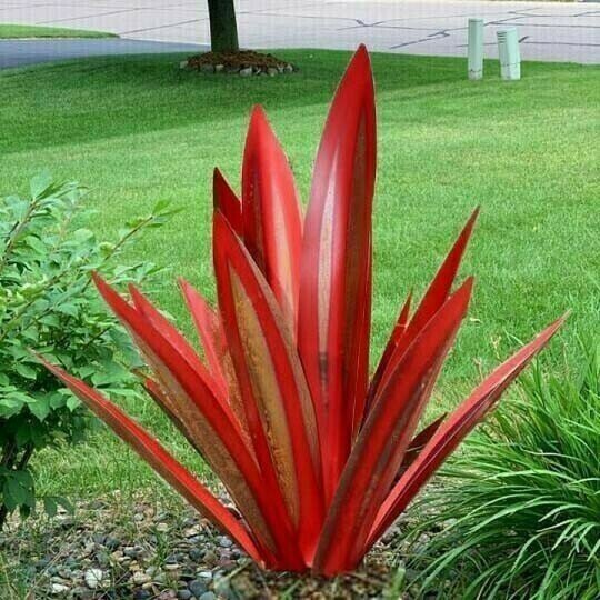 Waterproof Solar Garden Agave Lamp - Image 9